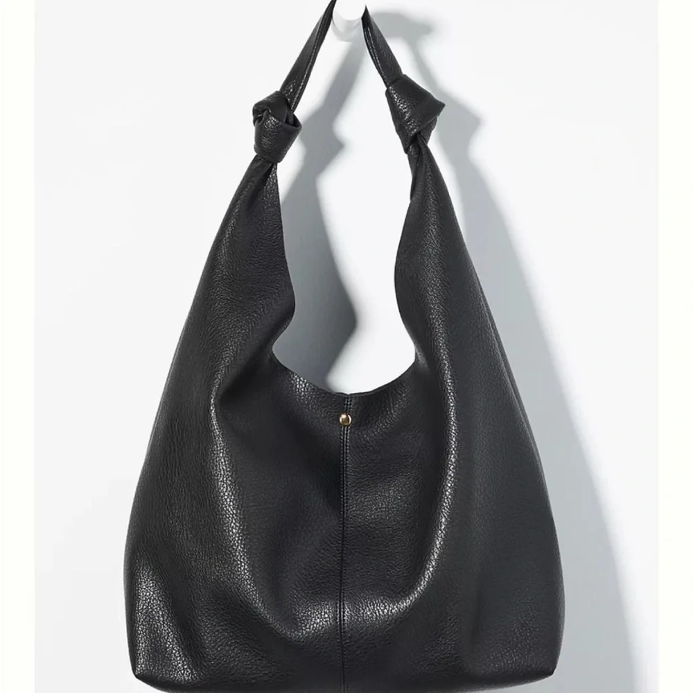 THE LOVE KNOT FAUX LEATHER BAG